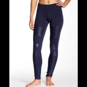 Electric yoga leggings.